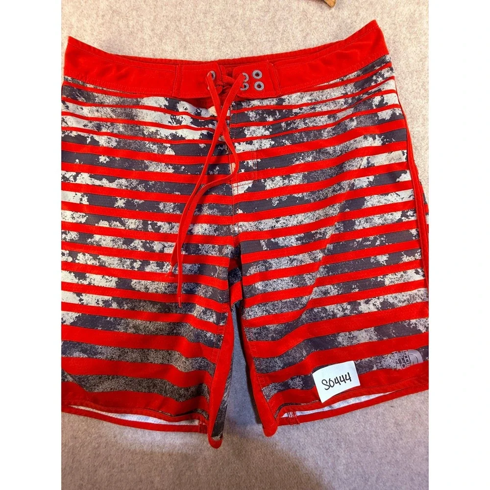 The North Face Mens Red Grey Striped Board Shorts Swim Trunks‎ Size 34 Regular